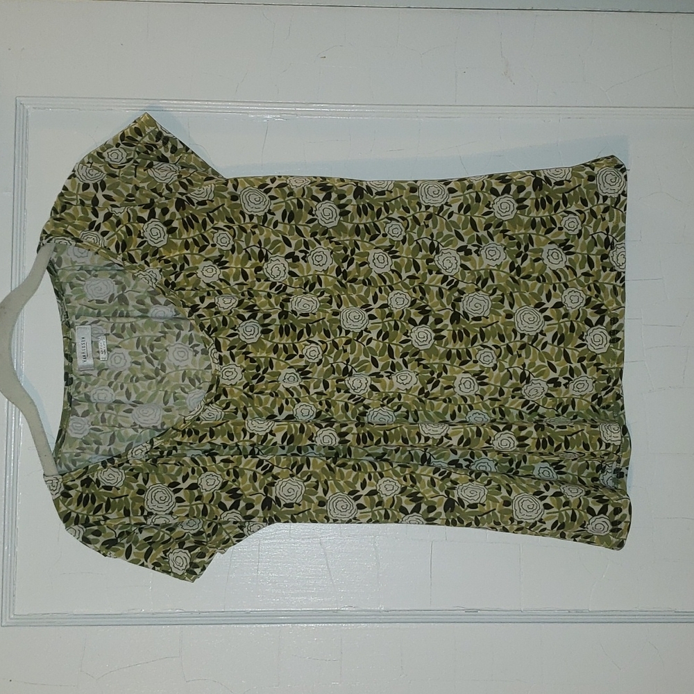 VanHeusen Scoop Neck Top Large Green & Cream